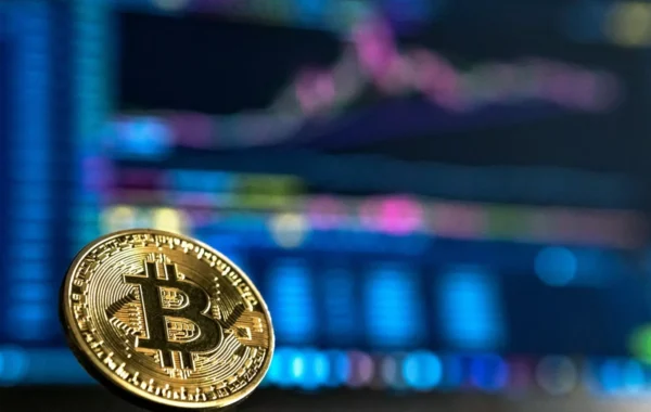 Bitcoin se mantiene en los 86.000 dólares mientras la C.F.T.C. interviene ante el vacío regulatorio